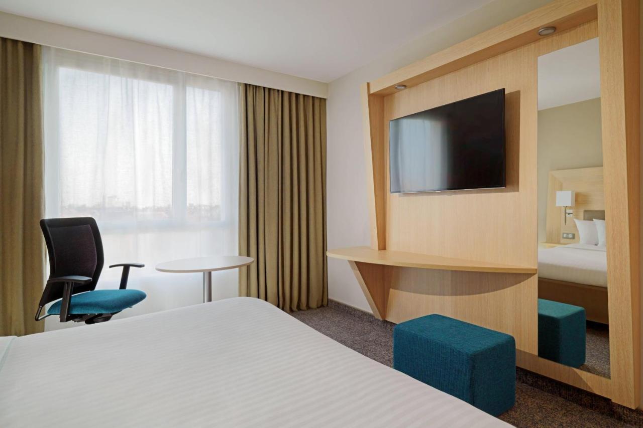 Отель Courtyard By Marriott Paris La Defense West - Colombes Коломб Экстерьер фото