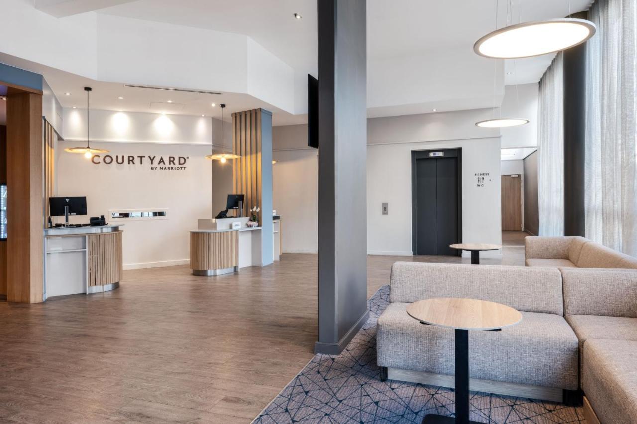 Отель Courtyard By Marriott Paris La Defense West - Colombes Коломб Экстерьер фото
