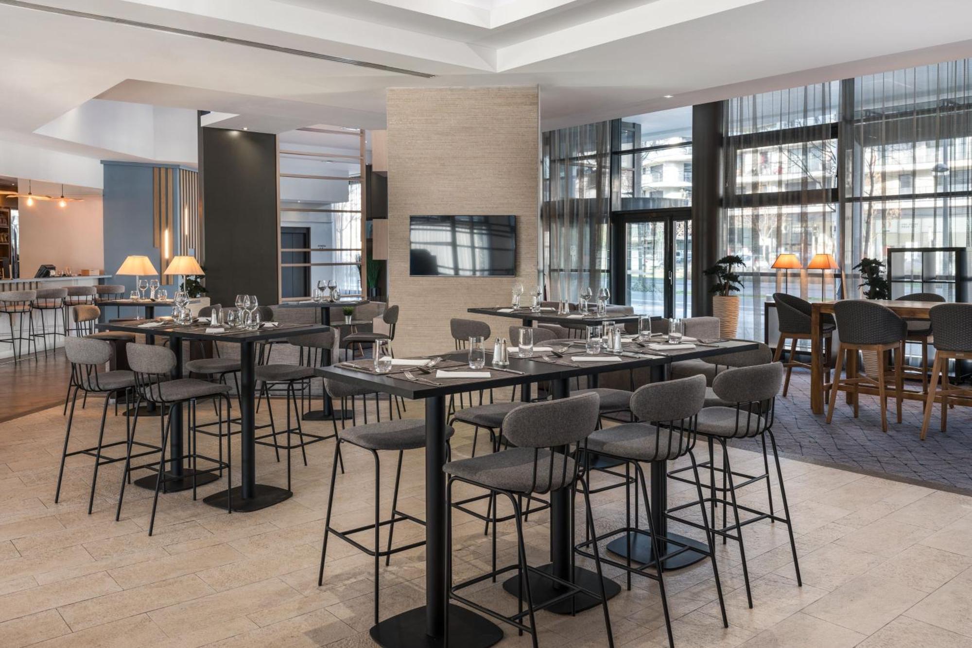 Отель Courtyard By Marriott Paris La Defense West - Colombes Коломб Экстерьер фото