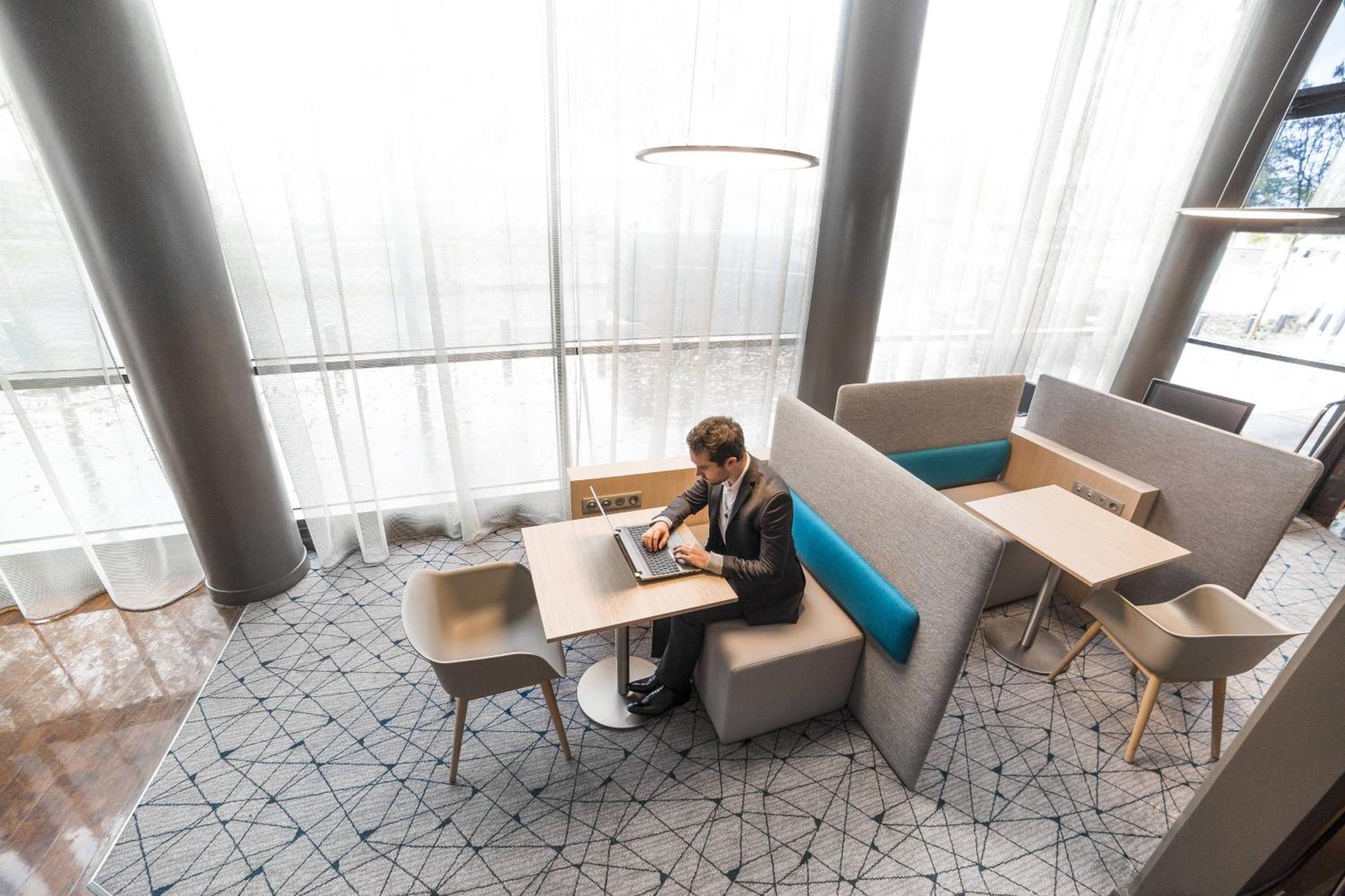 Отель Courtyard By Marriott Paris La Defense West - Colombes Коломб Экстерьер фото