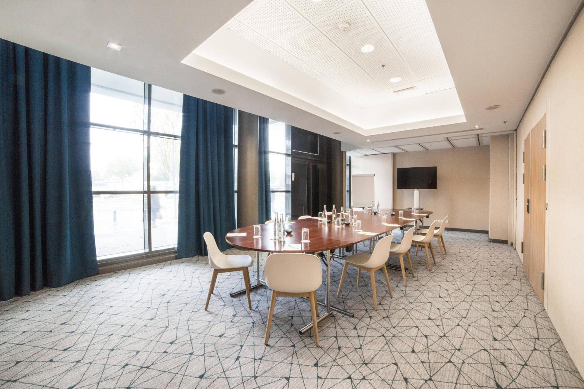 Отель Courtyard By Marriott Paris La Defense West - Colombes Коломб Экстерьер фото