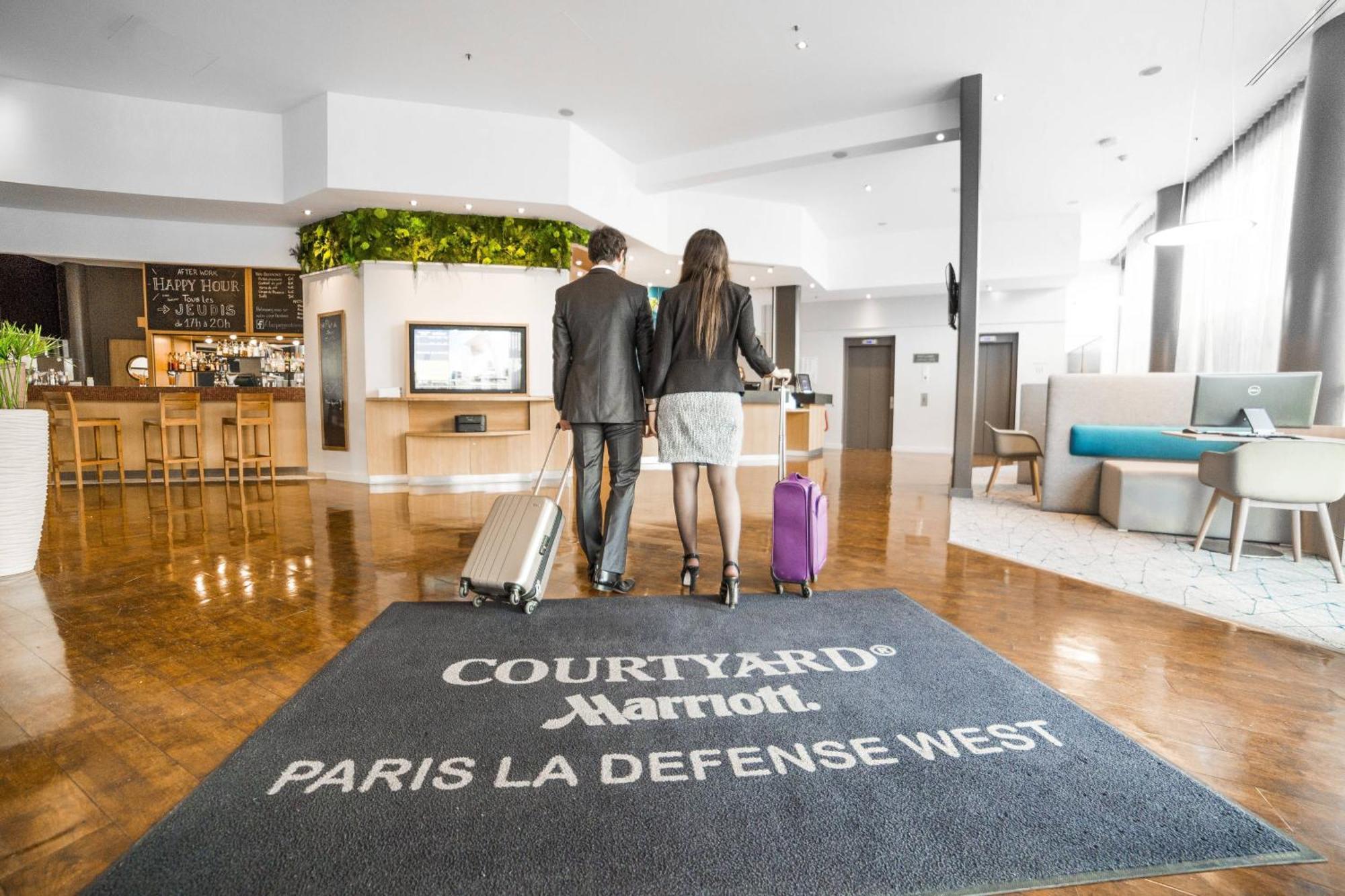 Отель Courtyard By Marriott Paris La Defense West - Colombes Коломб Экстерьер фото