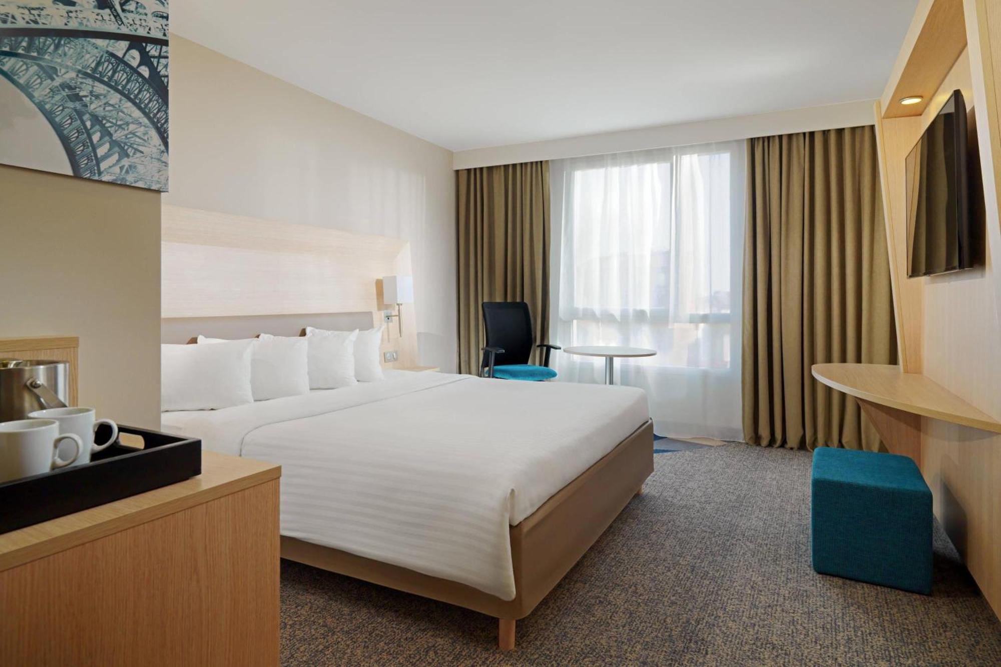 Отель Courtyard By Marriott Paris La Defense West - Colombes Коломб Экстерьер фото