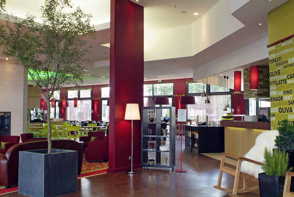 Отель Courtyard By Marriott Paris La Defense West - Colombes Коломб Экстерьер фото