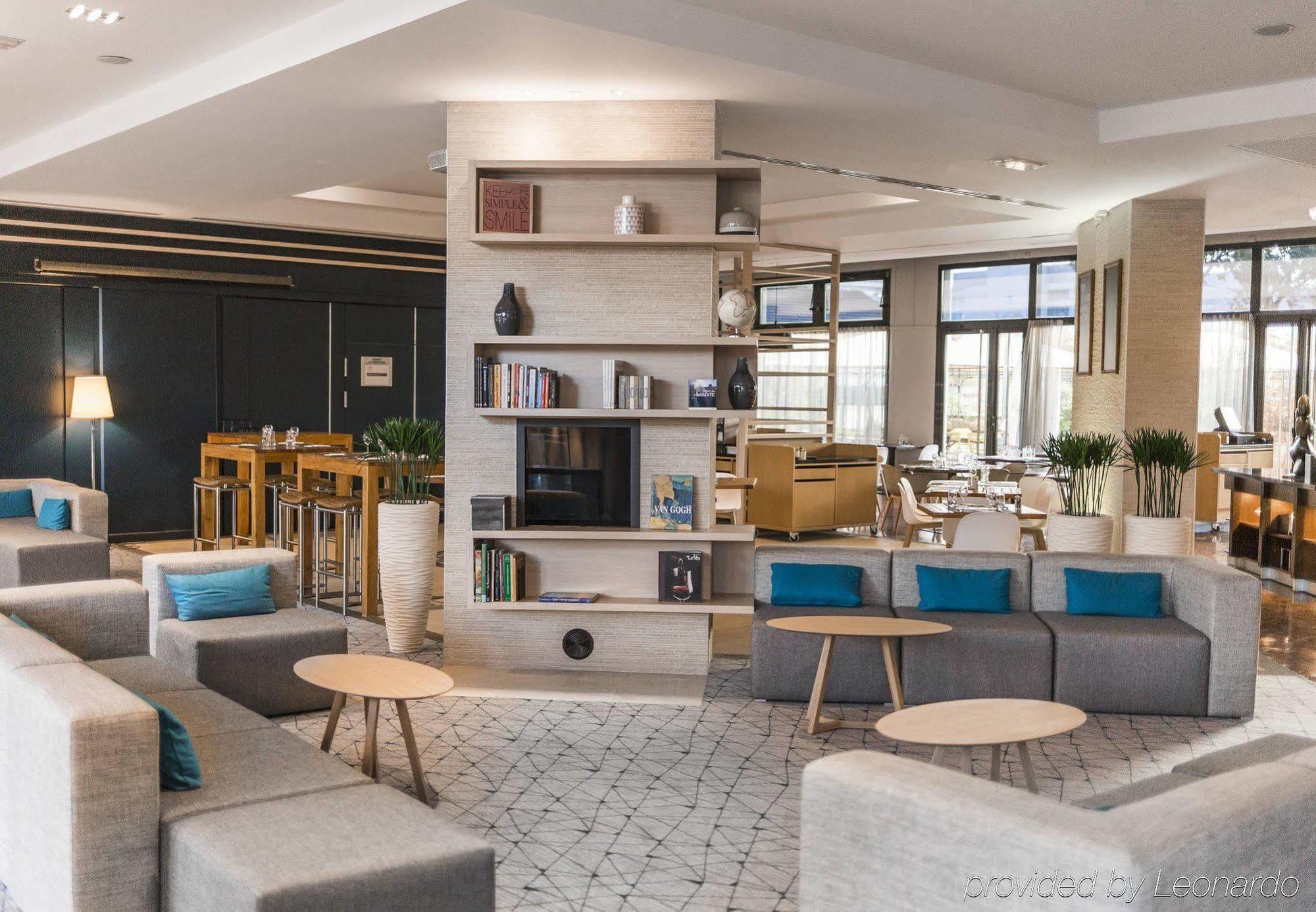 Отель Courtyard By Marriott Paris La Defense West - Colombes Коломб Экстерьер фото